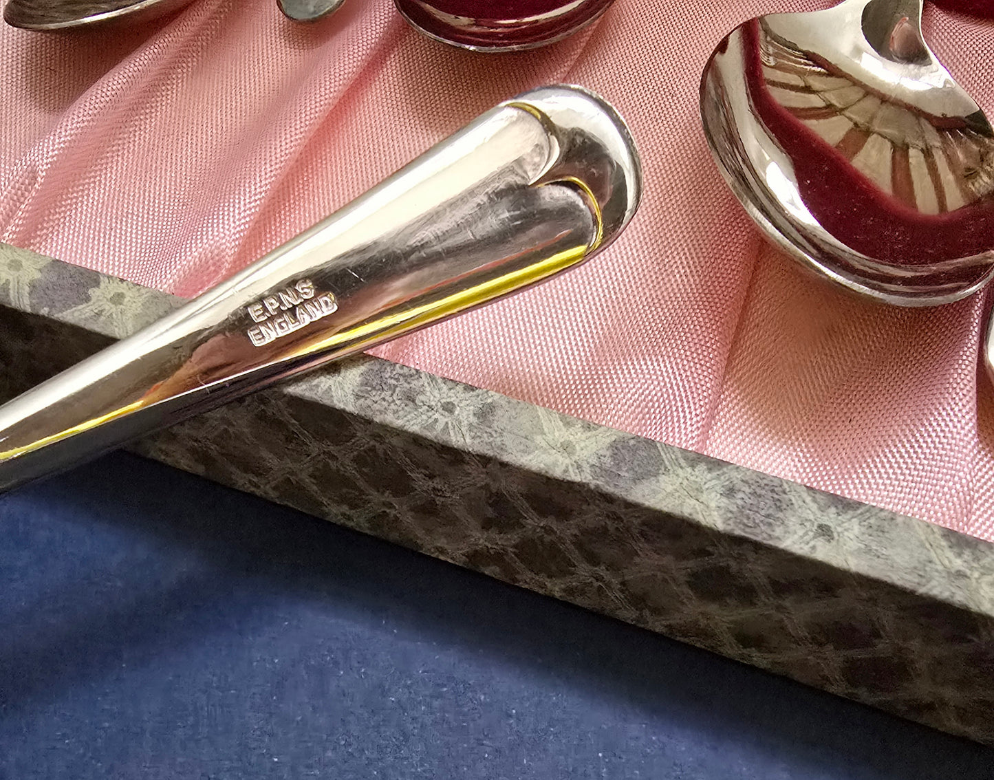 Brand New 1940 Cutlery Set - Sheffield Silver Plated 6 Person Set in Case
