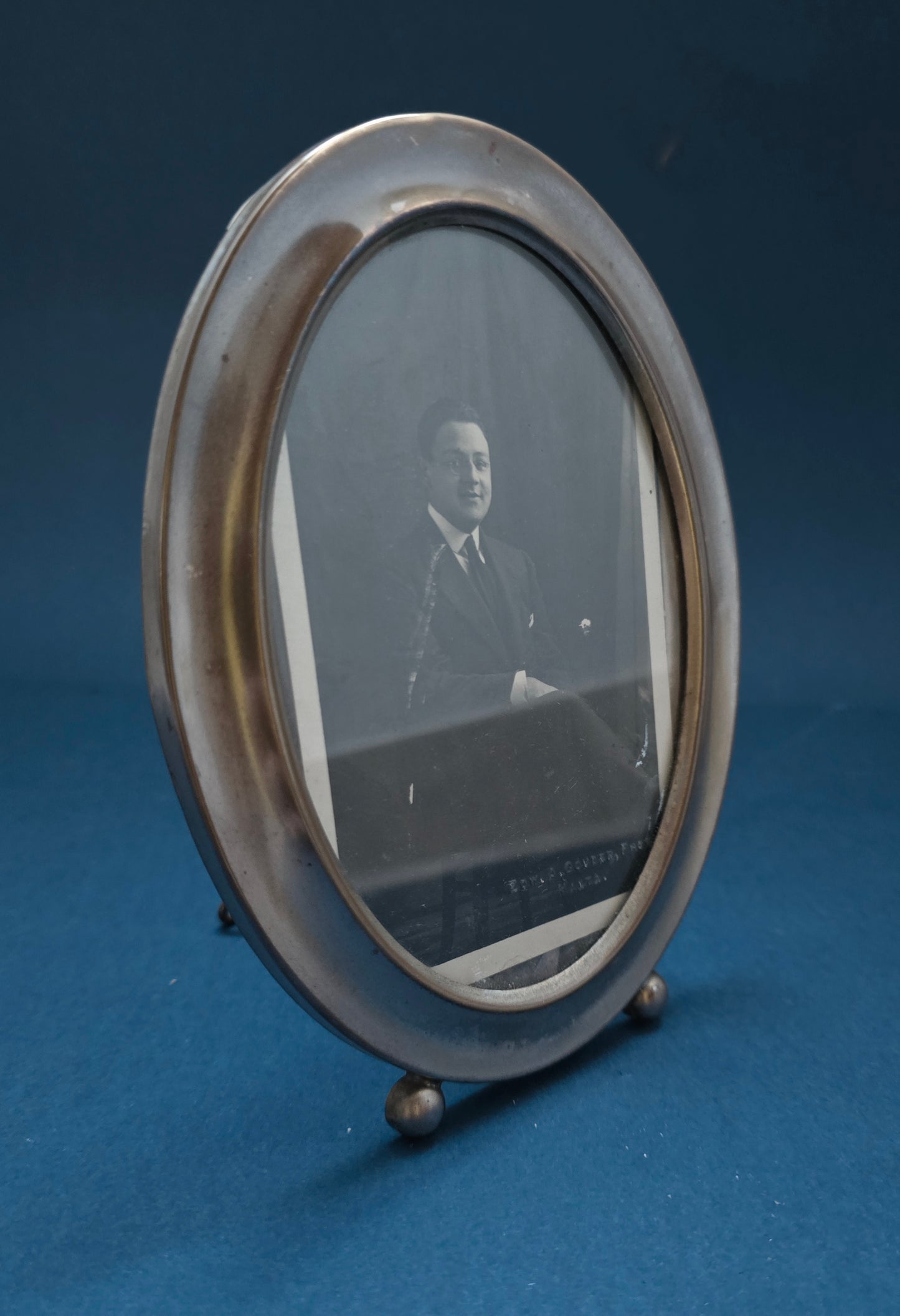 Timeless Oval Silver-Plated Photo Frame - England 1930