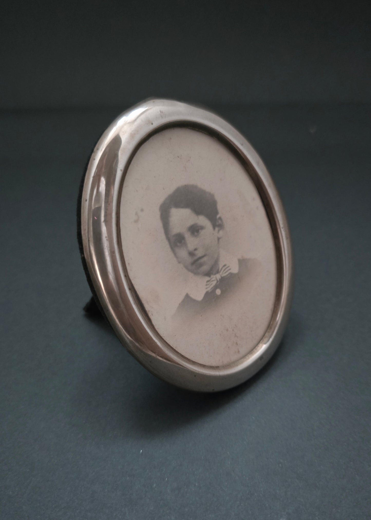 English Silver-Plated Oval Photo Frame - Velvet Back 1920s