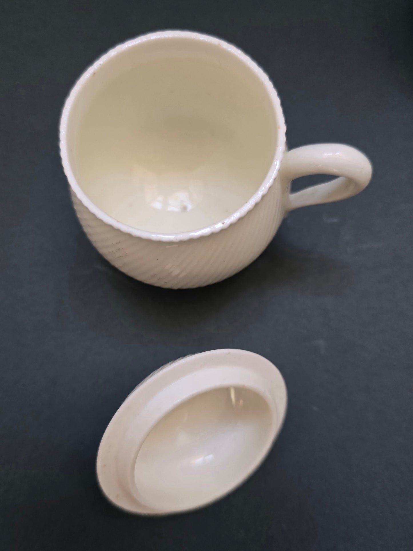 Mennecy Porcelain Pot de Crème - Duc de Villeroy 1760