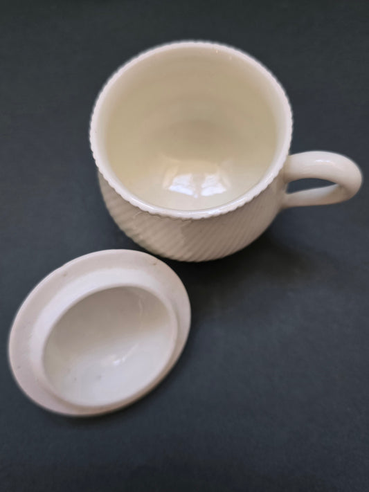 Mennecy Porcelain Pot de Crème - Duc de Villeroy 1760