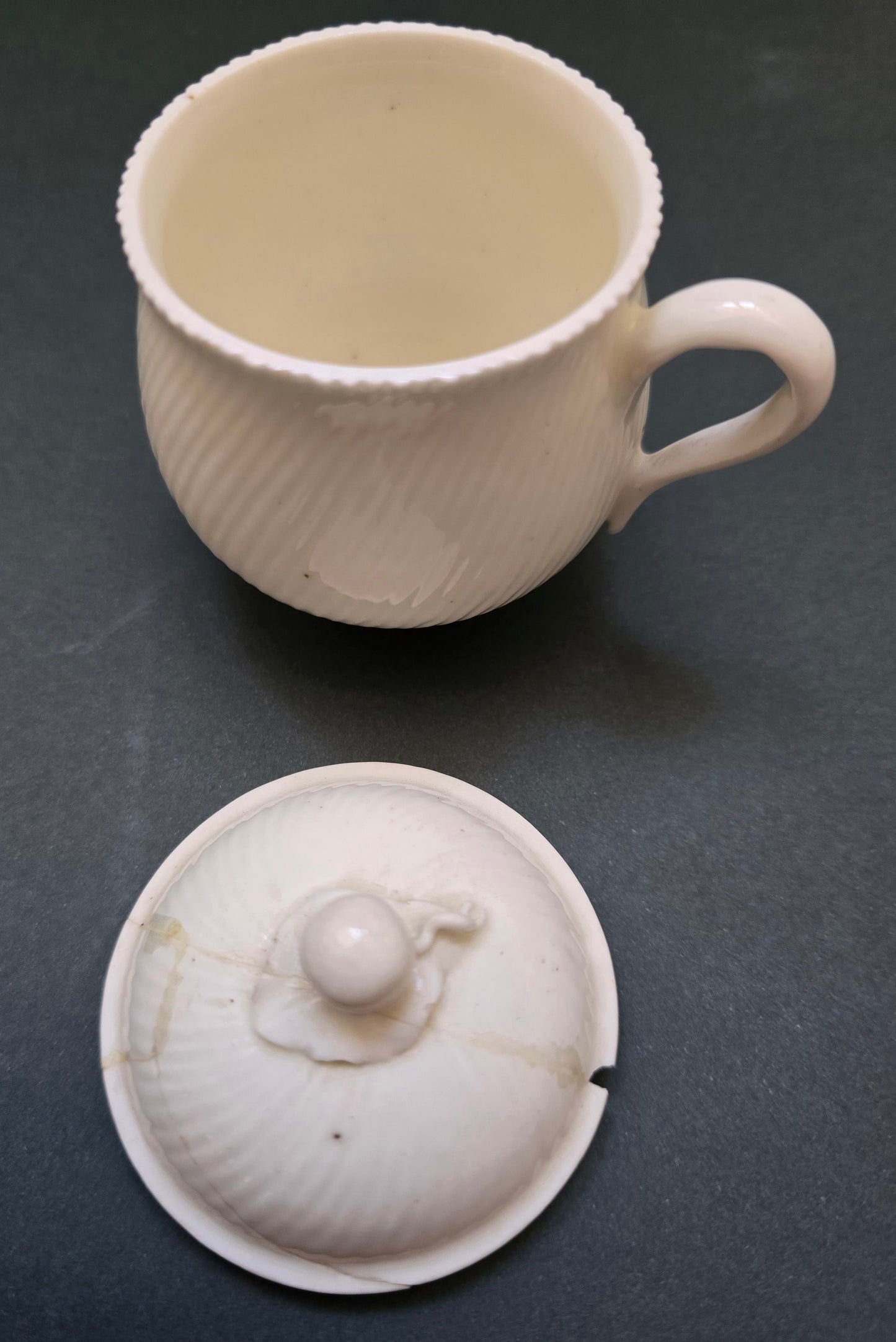 Mennecy Porcelain Pot de Crème - Duc de Villeroy 1760