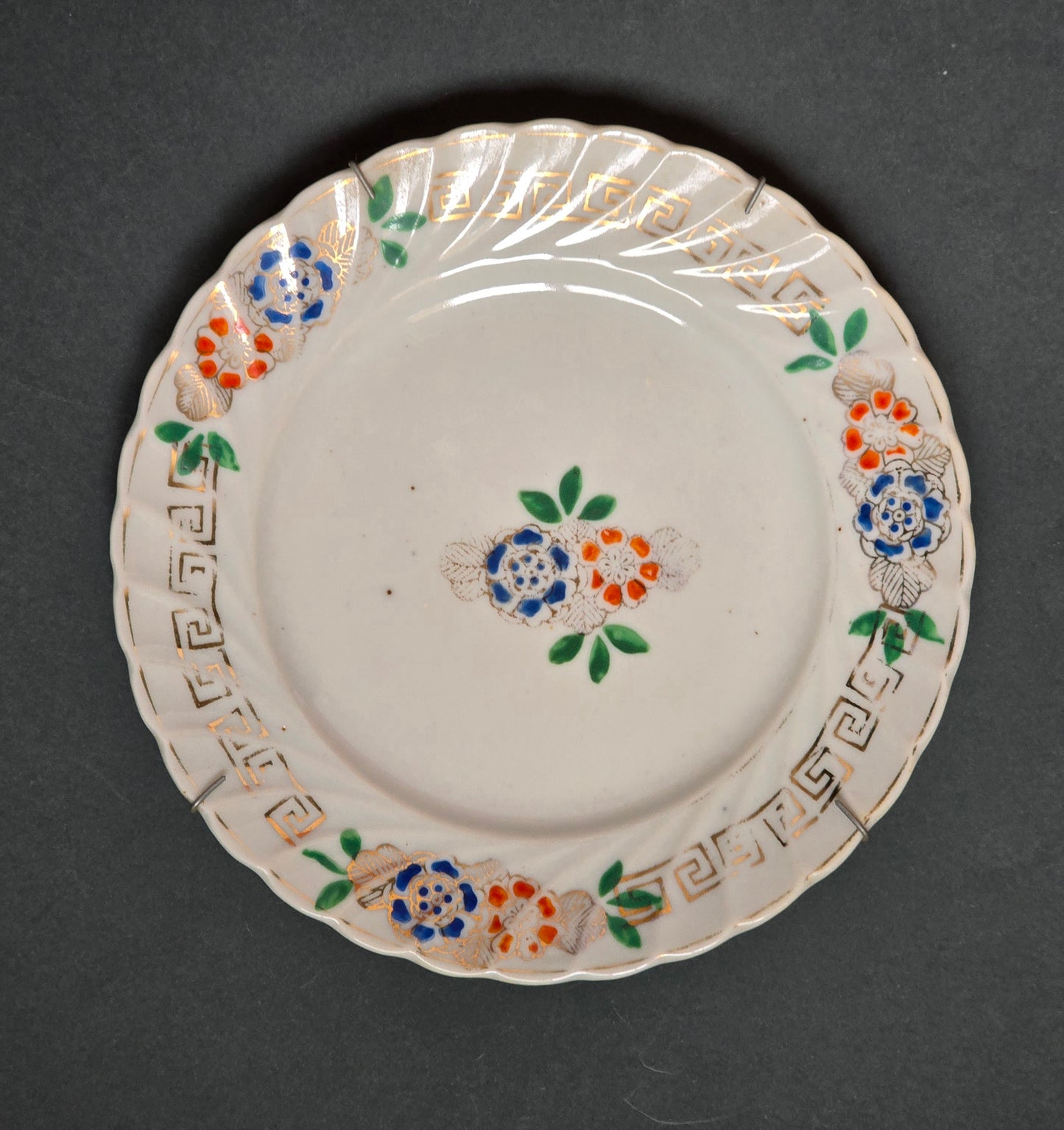 Qianlong Dynasty Export Plates c.1750 - Chinese Imari Porcelain Set of 3 with Wall Hangers