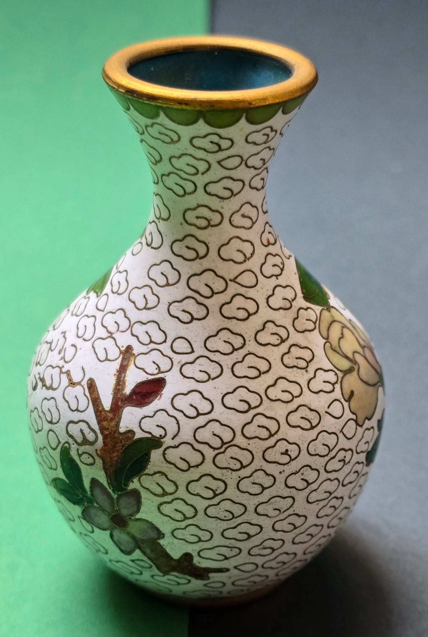 Chinese Cloisonné Miniature Vase – Peony & Ruyi Cloud Pattern, 1930s–40s