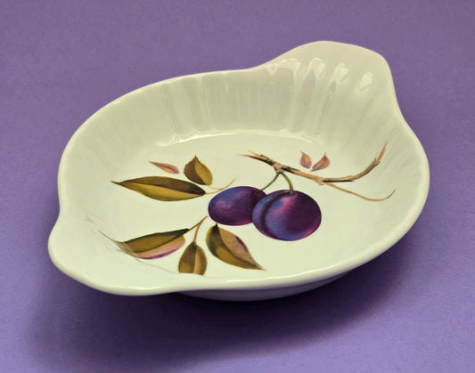 Royal Worcester Evesham Leaf-Shaped Oven Dish – c.1980