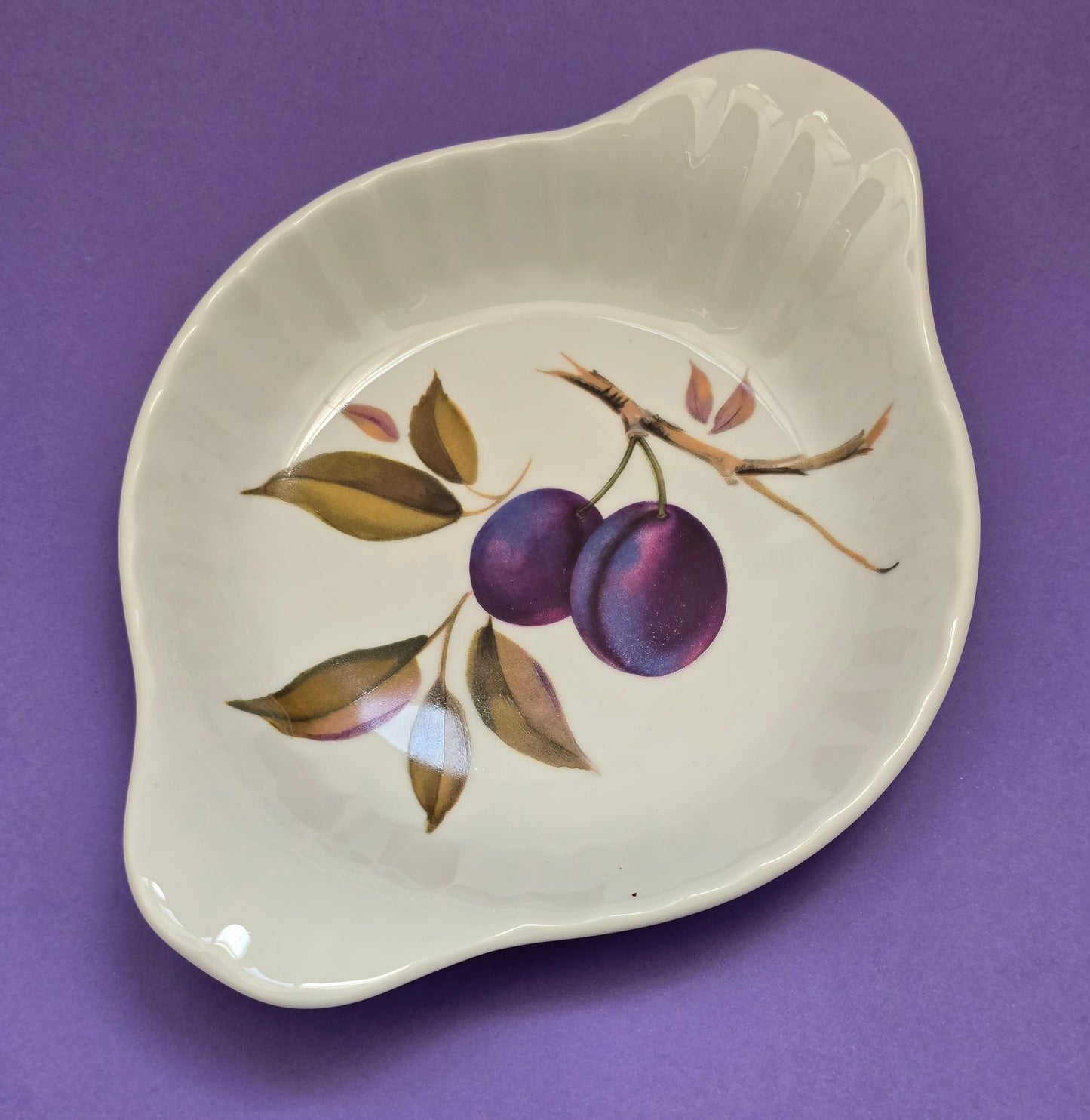 Royal Worcester Evesham Leaf-Shaped Oven Dish – c.1980