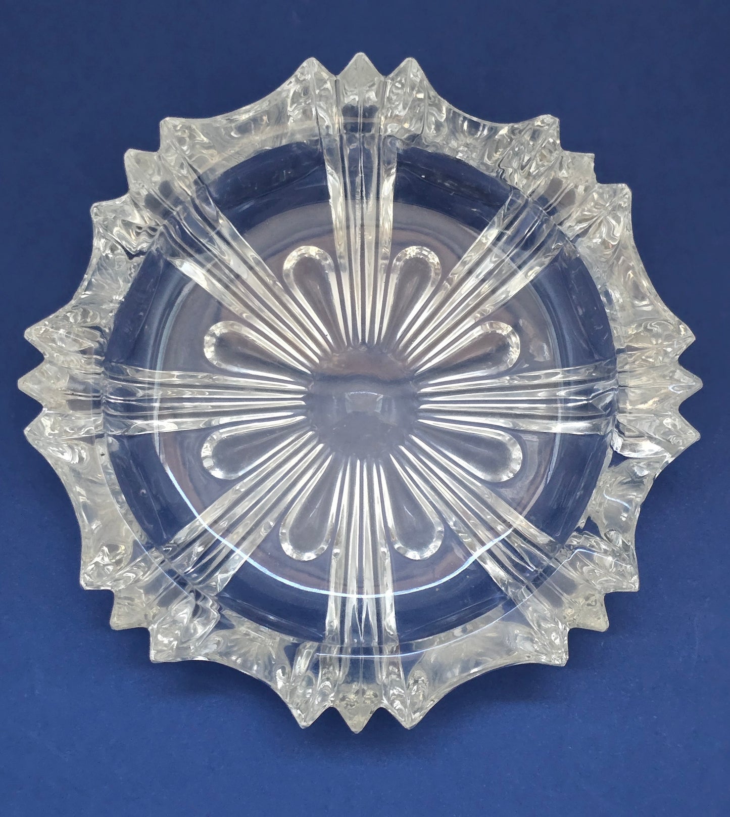 Vintage Round Crystal Ashtray – Star & Fan Pattern, c.1970