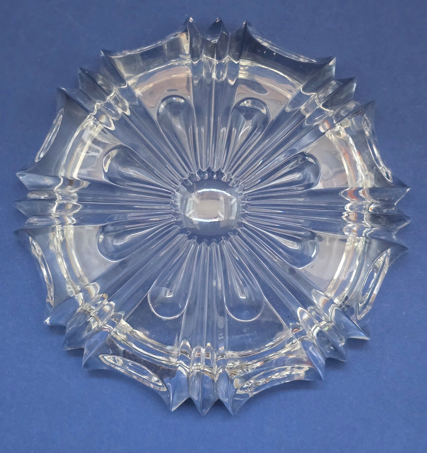 Vintage Round Crystal Ashtray – Star & Fan Pattern, c.1970