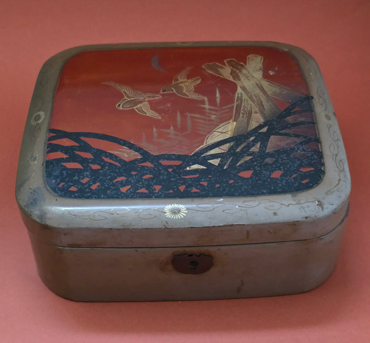 Japanese Lacquer Box with Maki-e Swallows & Reed Decoration – Meiji, c.1900