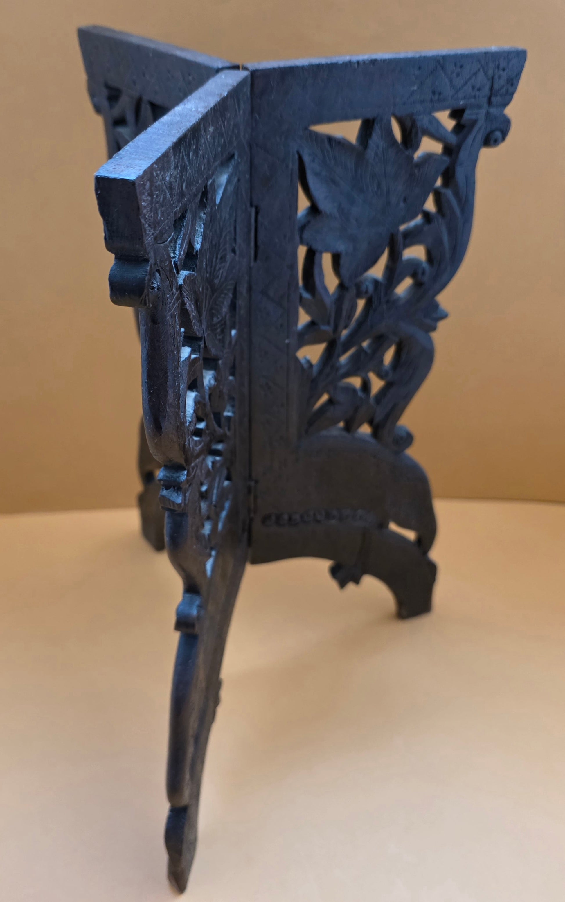 Anglo-Indian carved folding table c.1900 – scalloped top underside
