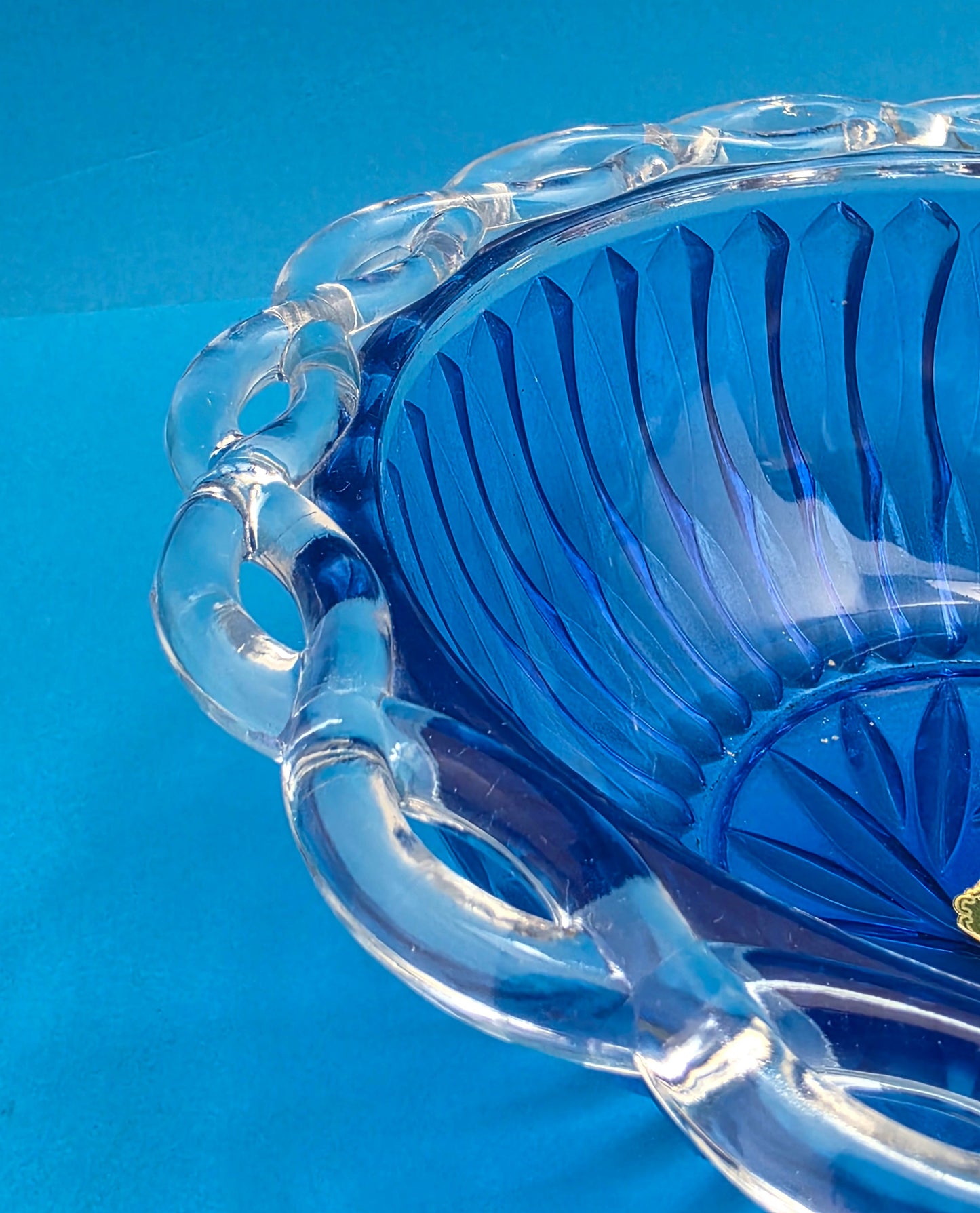 Décor Cristallerie blue glass bowl Italy c.1960 – rim detail