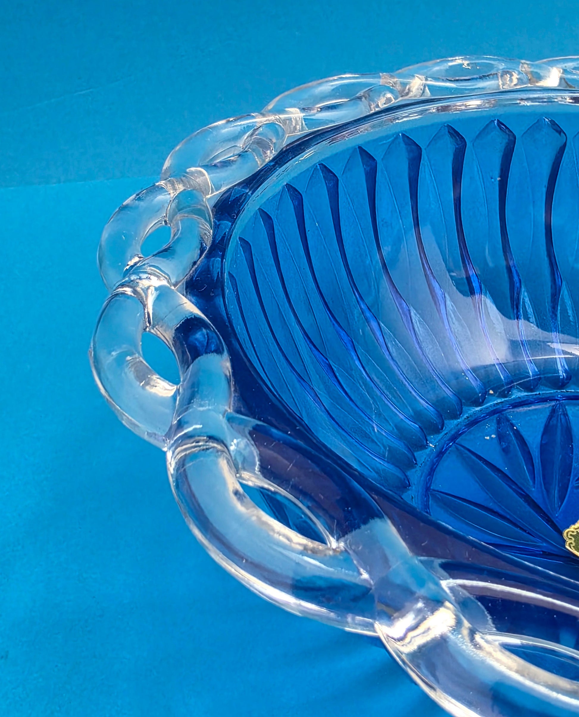 Décor Cristallerie blue glass bowl Italy c.1960 – rim detail