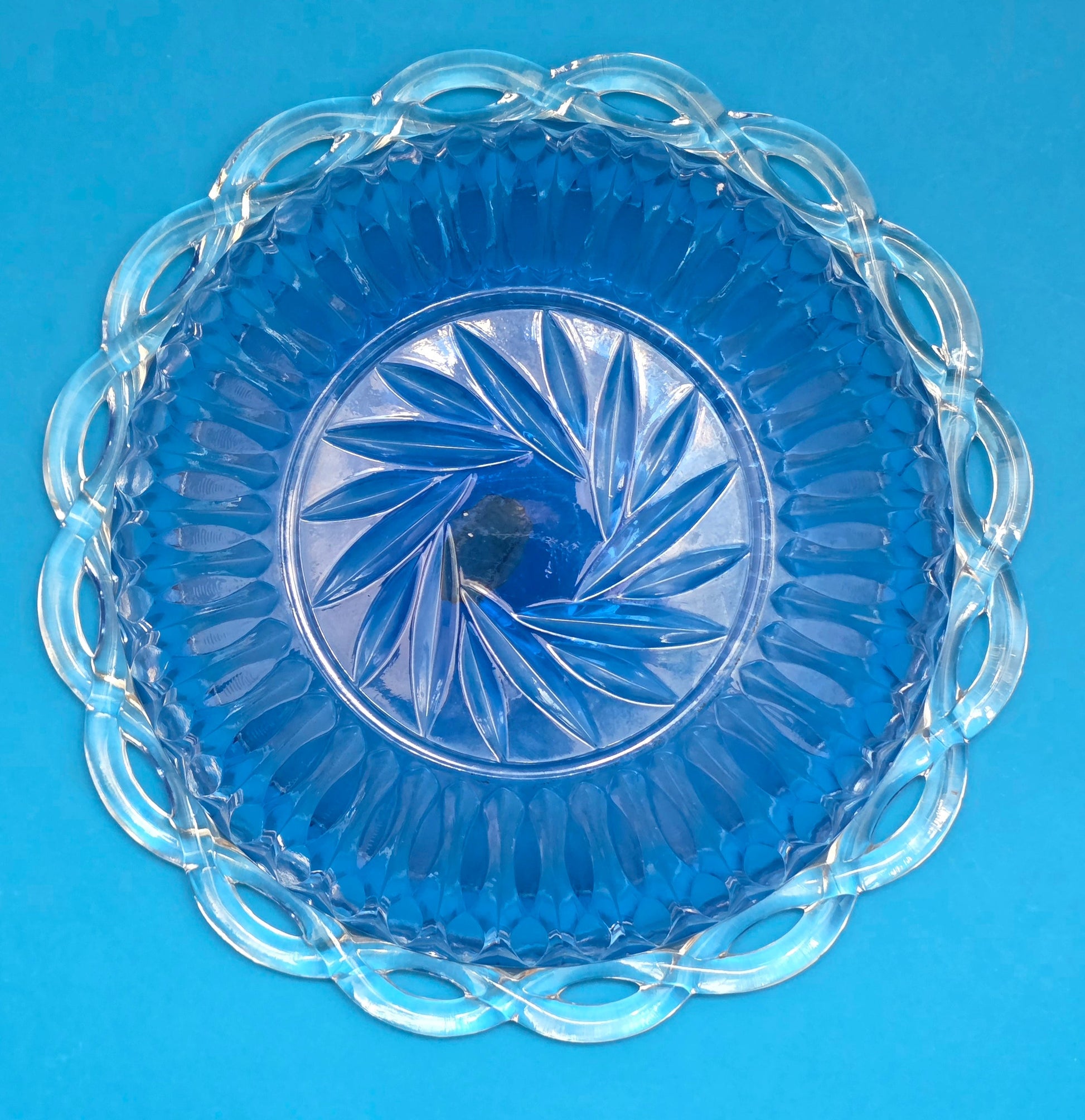 Décor Cristallerie blue glass bowl Italy c.1960 – top view angle