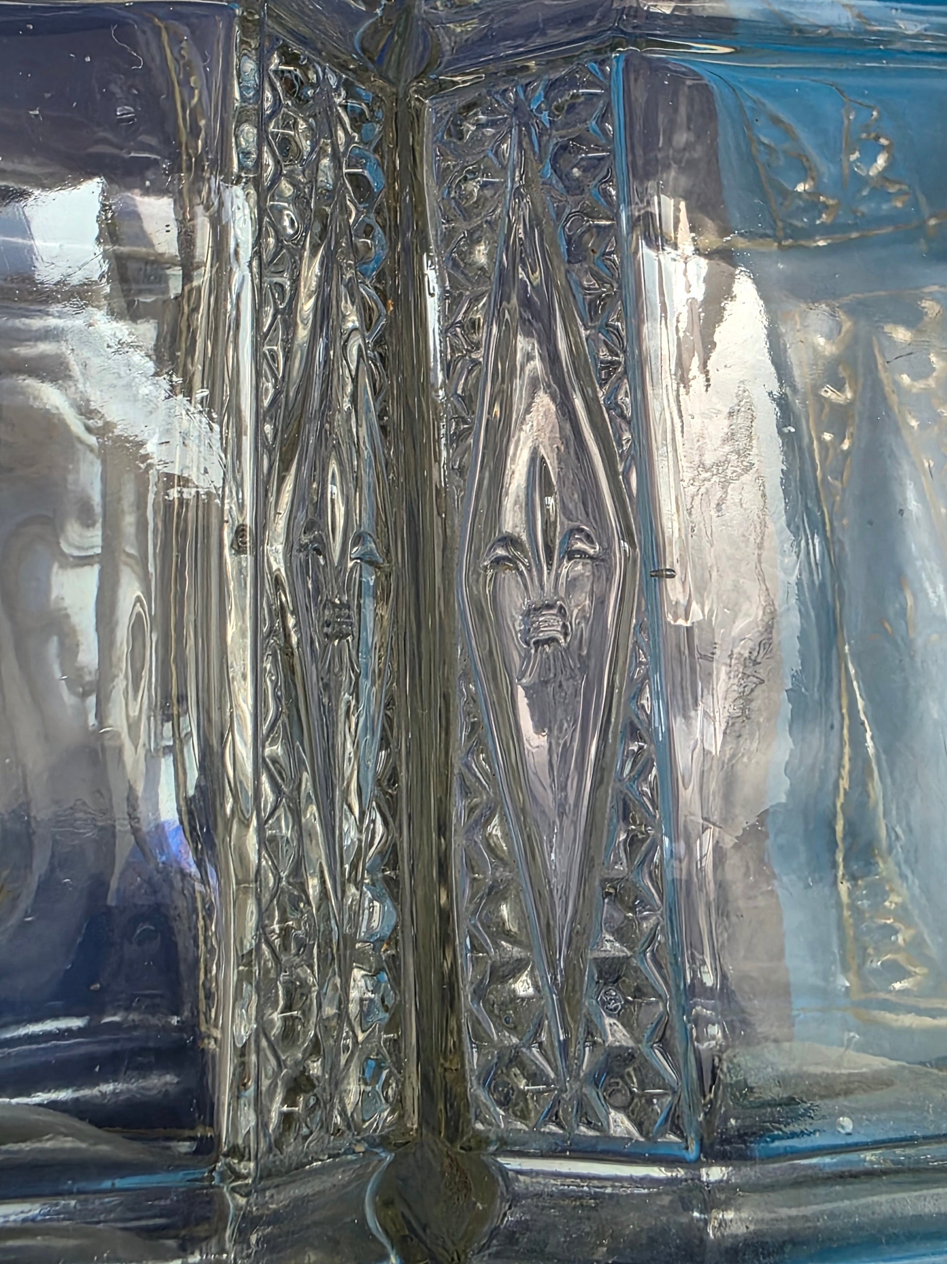 English pressed glass decanter c.1928 – pineapple stopper single