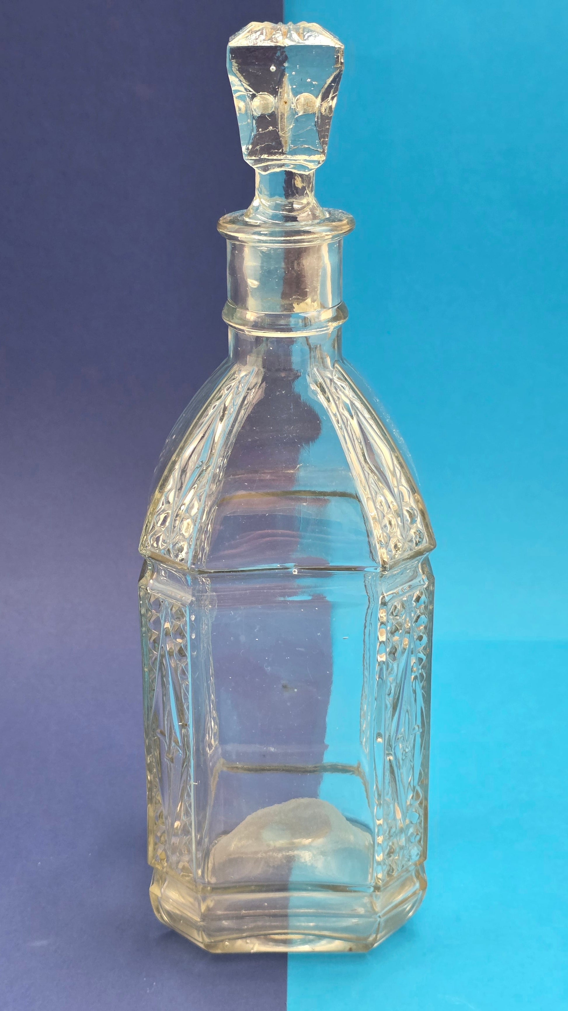 English pressed glass decanter c.1928 – full side view square star stopper