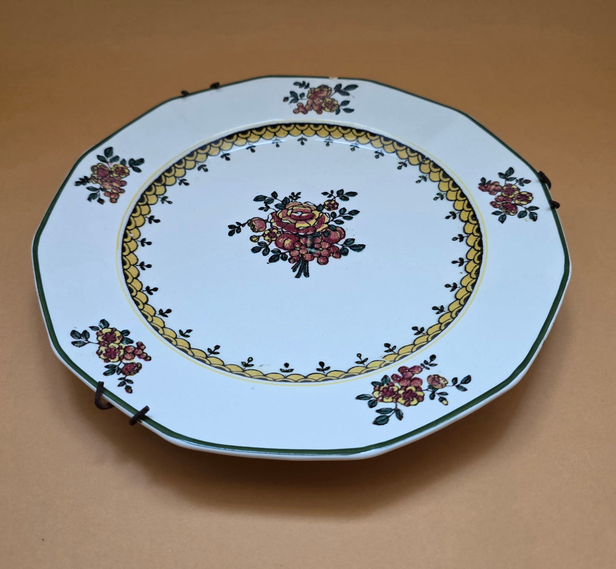 Vintage Royal Doulton Floral Wall Plate, 21.5 cm | c. 1925