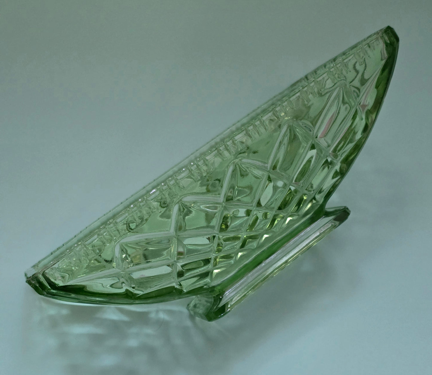 Davidson Art Deco Green Pressed Glass Fruit Bowl c.1930 – Minor Chip to Foot
