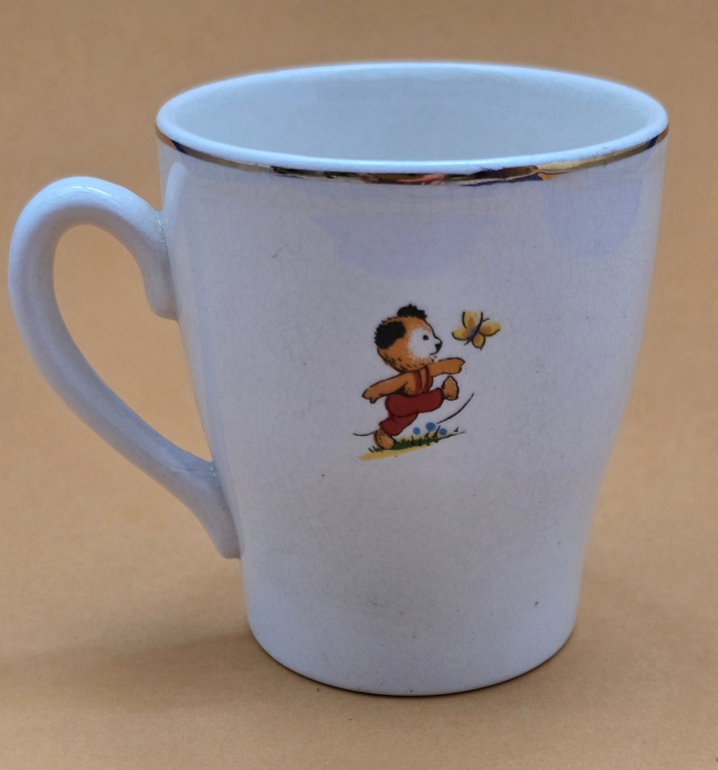 Sooty at the Railway Station – Vintage Keele Street Pottery Mug, c.1950s