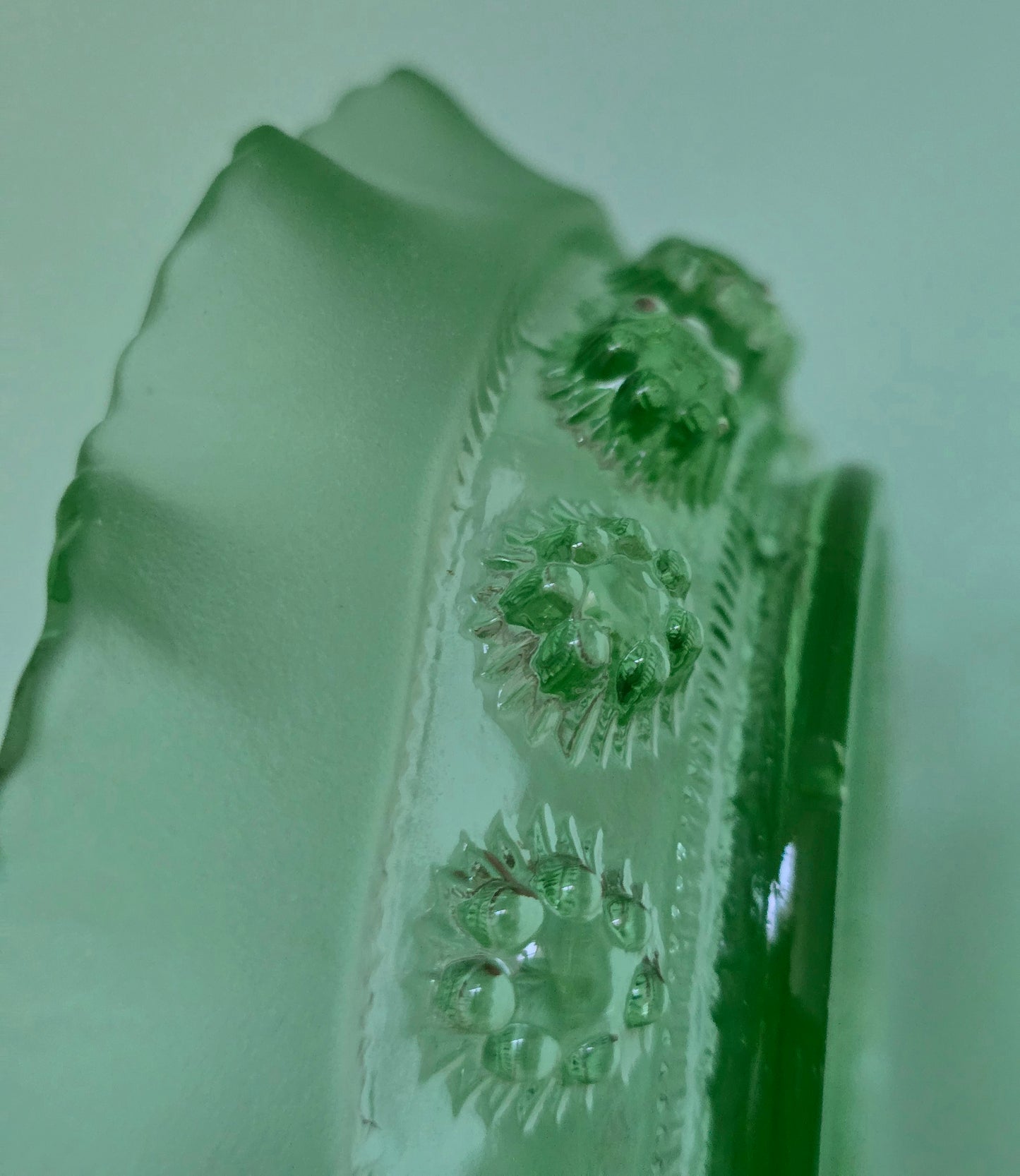 Davidson Antique Green Pressed Glass Dish c.1880–1900 – England