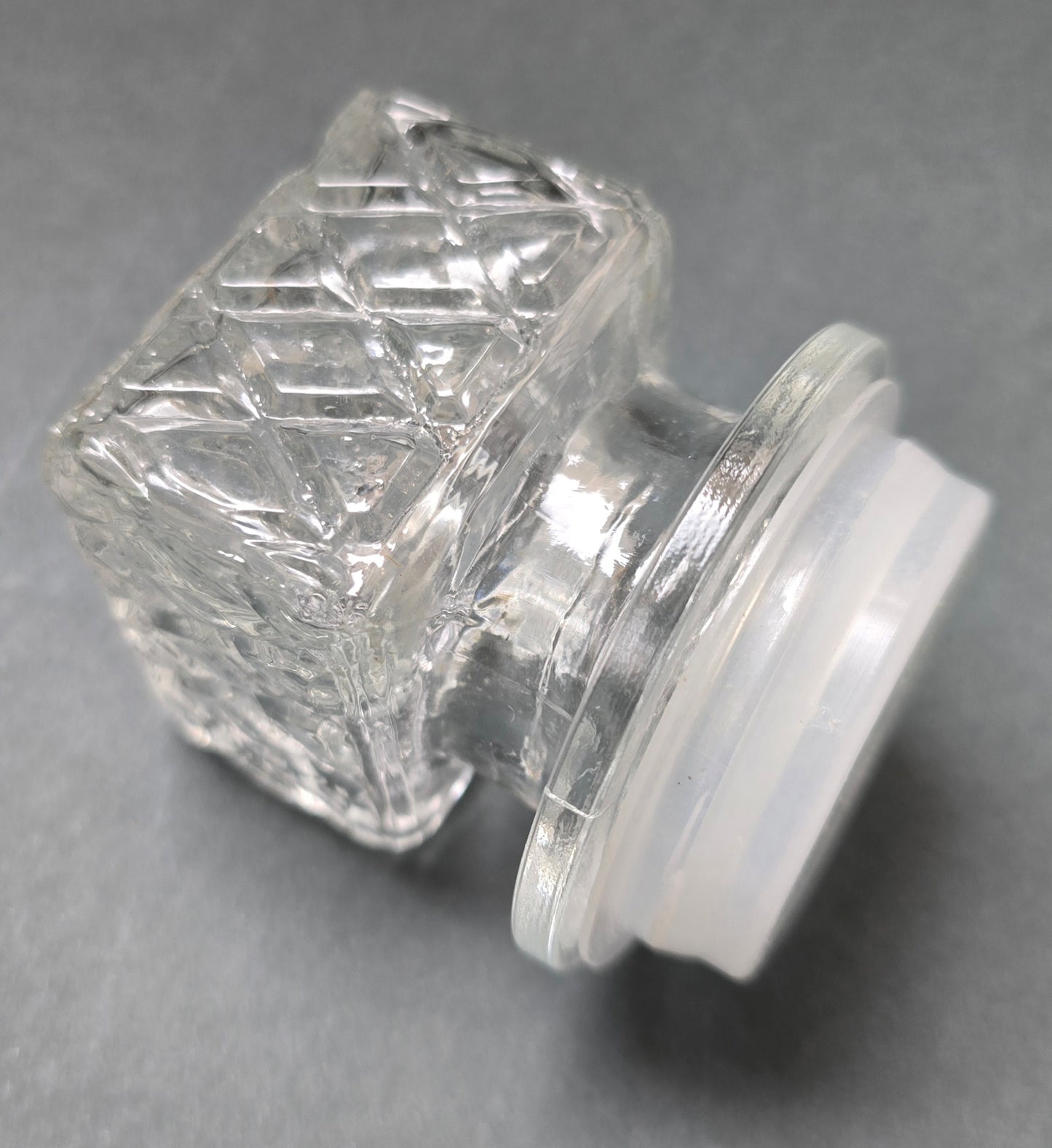 Vintage Diamond-Cut Glass Decanter with Stopper – c.1970s