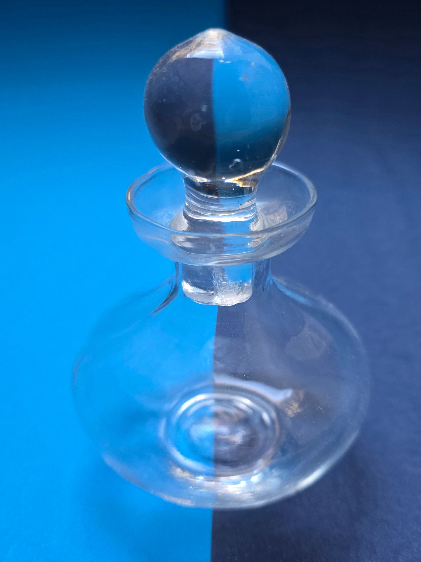 Dutch 18th Century Mouth-Blown Apothecary Onion Phial with Stopper – c.1750