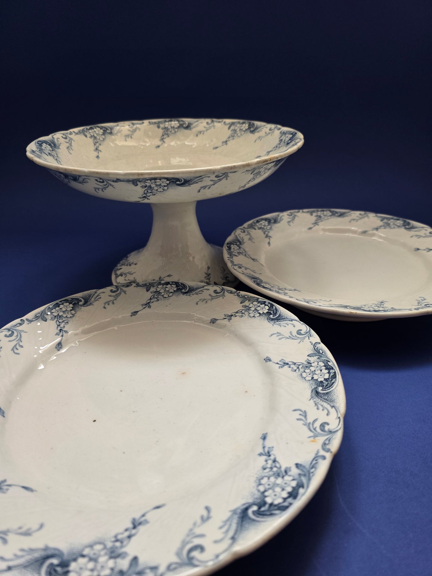 Keller & Guérin Angèle Antique Faience Tiered Cake Stand Set – c.1890, Lunéville